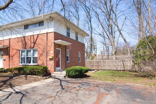 2604 Rochester Rd, Royal Oak, MI, 48073-5511 | Card Image