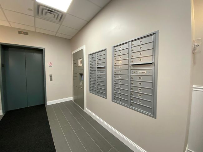 APT-214 - 30 Hanover St, Condo with 2 bedrooms, 1 bathrooms and null parking in Manchester NH | Image 32