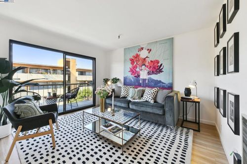 305-771 Kingston Ave, Oakland, CA, 94611 | Card Image