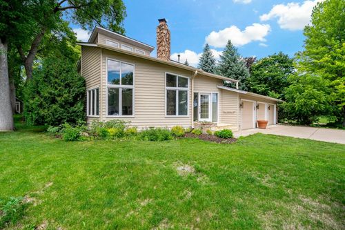 10300 27th Ave N, Plymouth, MN, 55441-3208 | Card Image