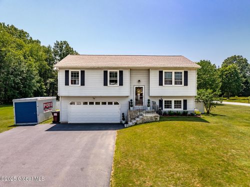 2 Moonglow Rd, Wilton, NY, 12831-1334 | Card Image