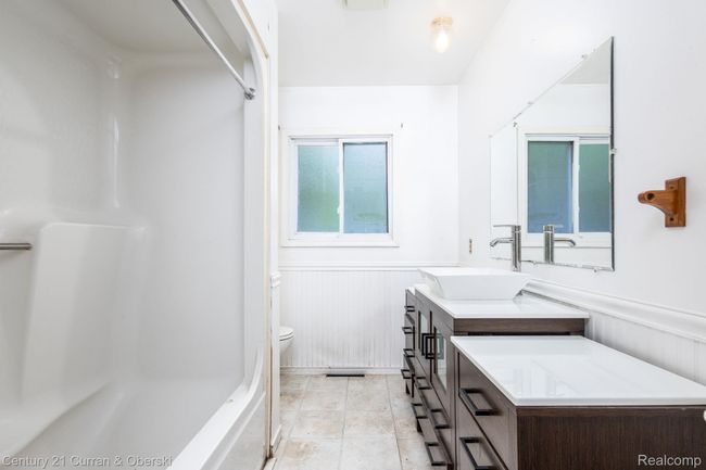 40-web-or-mls-10756 Oak St Interior (19 of 19).jpg | Image 14