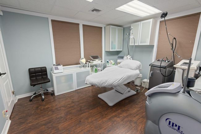 another treatment room on 2nd floor | Image 18