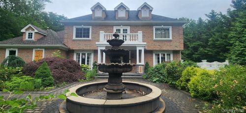 7 Arista Ct, Dix Hills, NY, 11746-4908 | Card Image