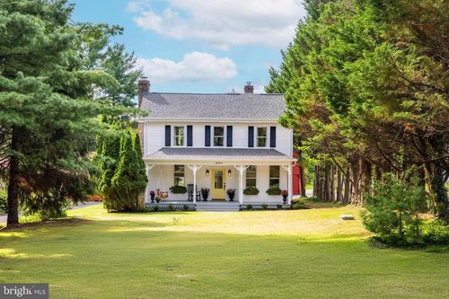 7 E Loudoun St, ROUND HILL, VA, 20141-2443 | Card Image