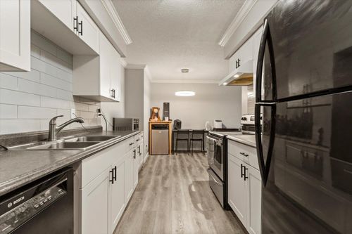209-45598 Mcintosh Dr, Chilliwack, BC, V2P7J3 | Card Image
