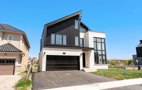 88 Cosford St, Aurora, ON, L4G0J7 | Card Image