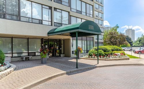 401-26 Hanover Rd, Brampton, ON, L6S4T2 | Card Image