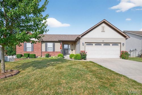 2181 Central Park Dr, Troy, MO, 63379-2589 | Card Image