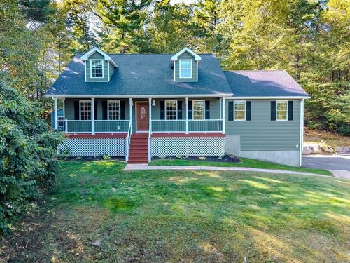 8 Hemlock Holw, Belchertown, MA, 01007-9255 | Card Image