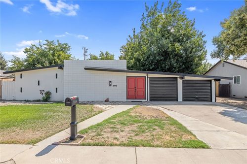 2214 S Locust St, Visalia, CA, 93277-5363 | Card Image