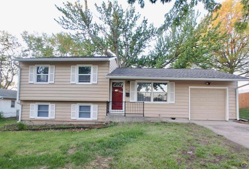 115 Sw 40th Ter, Topeka, KS, 66609-1431 | Card Image