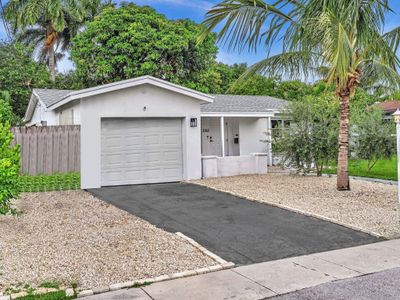 3362 Nw 33rd Ave, House other with 2 bedrooms, 2 bathrooms and null parking in Lauderdale Lakes FL | Image 2