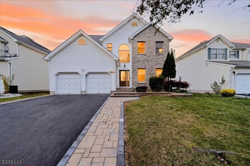 24 Leah Way, Parsippany, NJ, 07054-3448 | Card Image