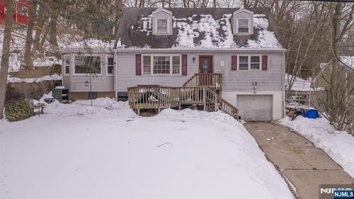 88 Lakeshore Dr, OAKLAND, NJ, 07436-2126 | Card Image