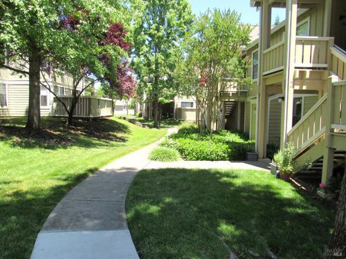 657 Cherry Ave, Sonoma, CA, 95476-4182 | Card Image