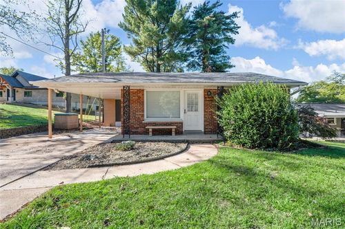 8741 Grant Rd, Saint Louis, MO, 63123-1032 | Card Image