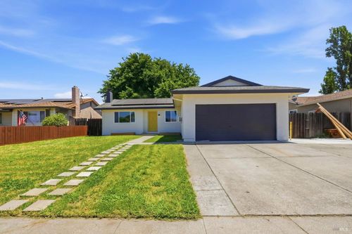 825 Spoonbill Ln, Suisun City, CA, 94585-1827 | Card Image