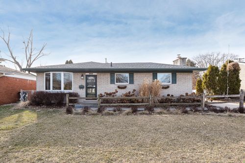 19017 Purlingbrook St, Livonia, MI, 48152-3317 | Card Image