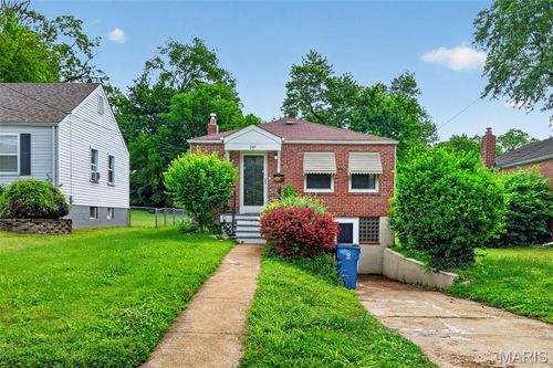 240 S Barat Ave, Saint Louis, MO, 63135-2122 | Card Image