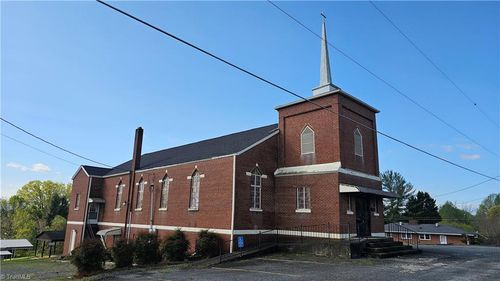 142 Edwards Lynwood Dr, Elkin, NC, 28621-2628 | Card Image