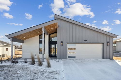 3906 Keagles Xing, Cedar Falls, IA, 50613-8341 | Card Image