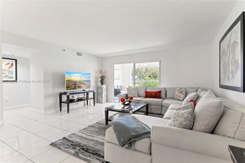 apt-101-5876 Regal Glen Dr, Boynton Beach, FL, 33437-5630 | Card Image