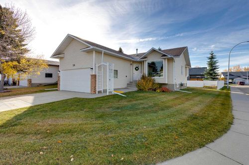 39 Woodside Close Nw, Airdrie, AB, T4B2C8 | Card Image