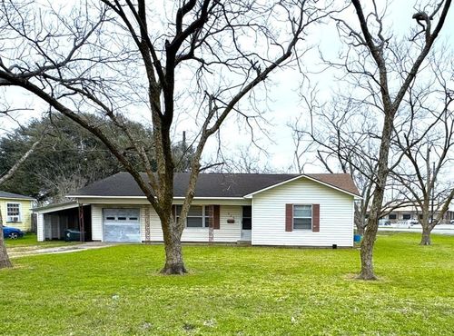 809 August St, El Campo, TX, 77437-6003 | Card Image