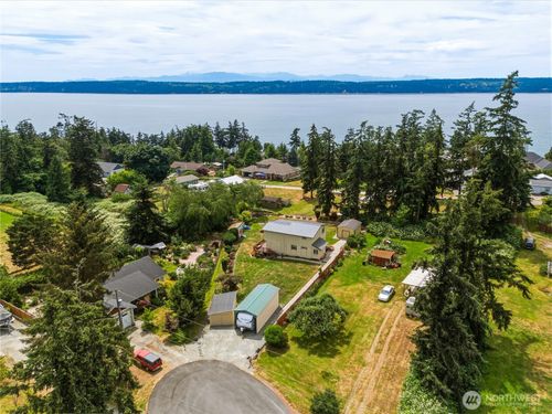 840 Wolverine Pl, Camano Island, WA, 98282-8472 | Card Image