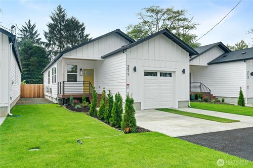 211 W Harriman St, Aberdeen, WA, 98520 | Card Image