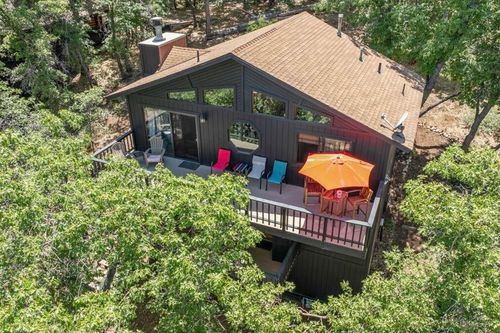 1555 Tuolumne Rd, Big Bear City, CA, 92314-9648 | Card Image