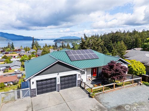 3420 W 8th Pl, Anacortes, WA, 98221-4522 | Card Image