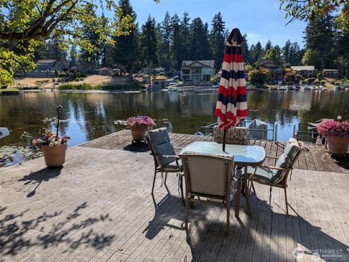 1111 Lake Sawyer Island, Black Diamond, WA, 98010 | Card Image