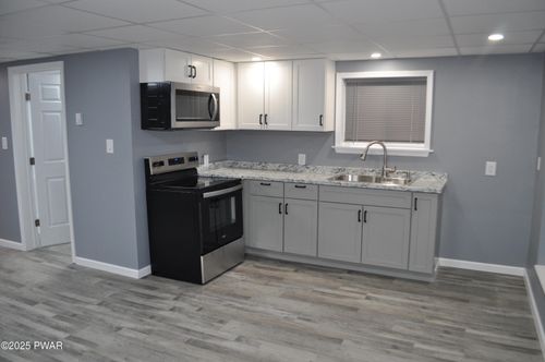 apt-1st-25 Lizzys Ln, Waymart, PA, 18472-6067 | Card Image