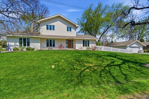 27W300 Williams St, Winfield, IL, 60190-1583 | Card Image