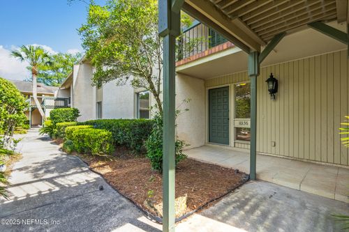 26-10136 Leisure Ln N, Jacksonville, FL, 32256-0594 | Card Image