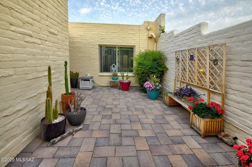 5354 N Paseo Sonoyta, Tucson, AZ, 85750-1406 | Card Image