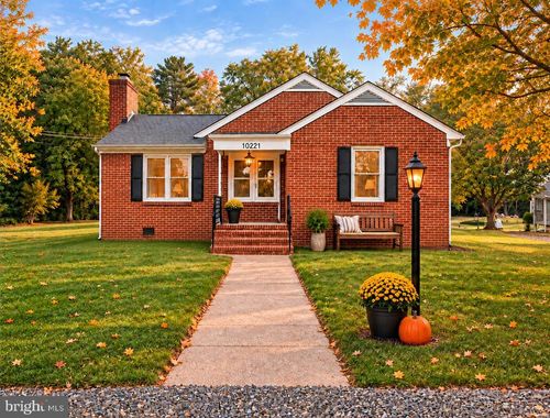 10221 Dahlgren Rd, King George, VA, 22485-3706 | Card Image
