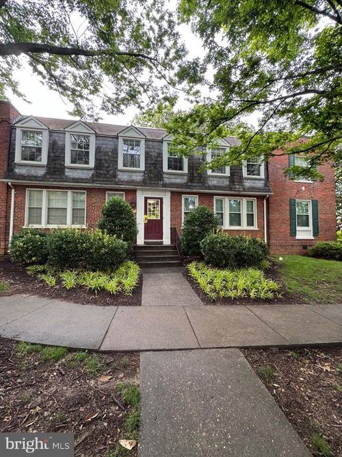 11577-2005 Key Blvd, ARLINGTON, VA, 22201-3432 | Card Image