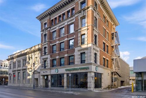 500-2020 11th Ave, Regina, SK, S4P0J3 | Card Image