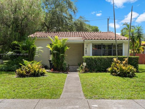 640 Cardinal St, Miami Springs, FL, 33166-3902 | Card Image