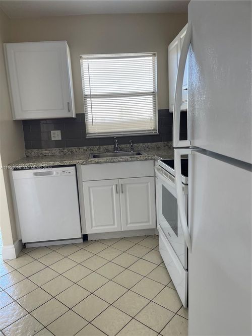apt-310-8285 Sunrise Lakes Blvd, Sunrise, FL, 33322-1569 | Card Image
