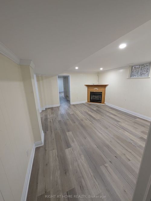 3263 Cawthra Rd, Mississauga, ON, L5A2X4 | Card Image