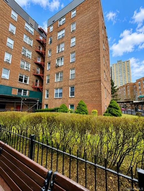 5c-65-45 Yellowstone Blvd, Forest Hills, NY, 11375-2045 | Card Image