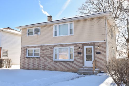 8221 W Villard Ave, Milwaukee, WI, 53218-3561 | Card Image