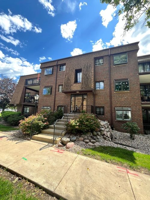 304-385 Duane St, Glen Ellyn, IL, 60137-4388 | Card Image