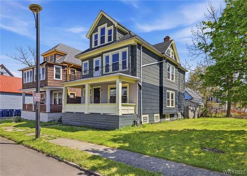 49 Brewster St, Buffalo, NY, 14214-2418 | Card Image