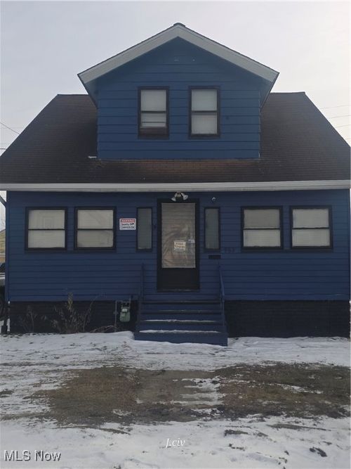 983 Garden St Nw, Warren, OH, 44485-2461 | Card Image