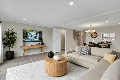 203 Williamsburg Dr, Mahopac, NY, 10541-2859 | Card Image